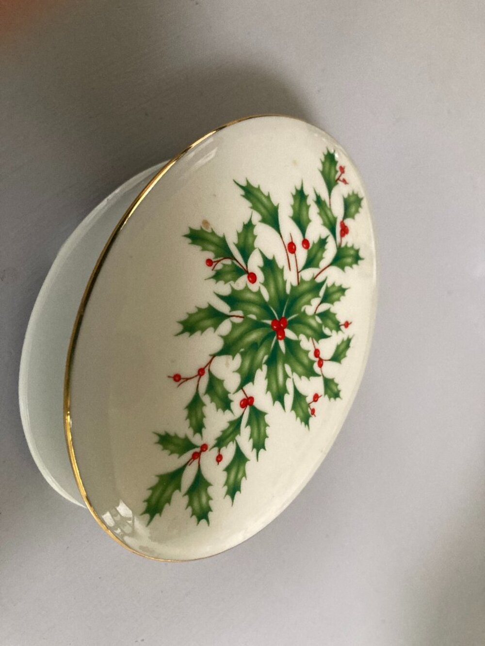 Vintage  Lenox Holly Ivy Christmas  Oval Box With Lid 5"X3.5" USA
